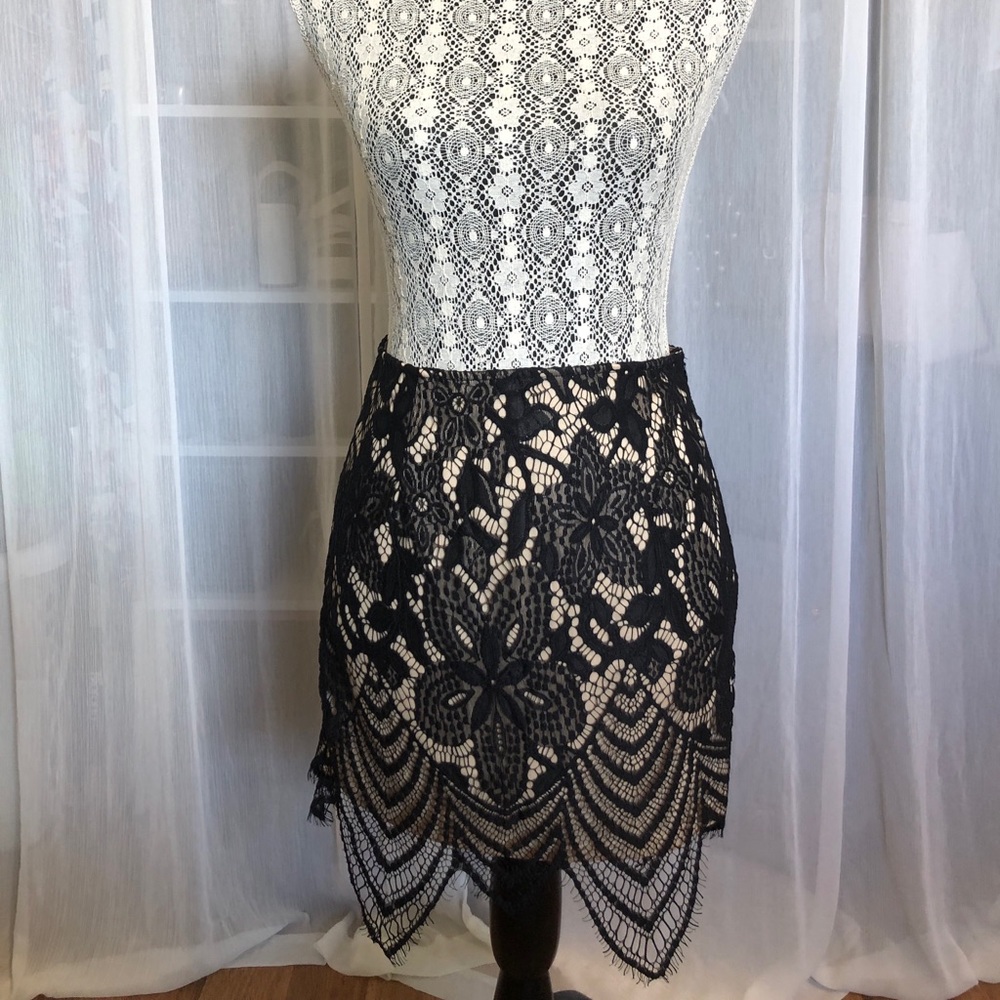 NWOT Nellis mini skirt with black lace overlay